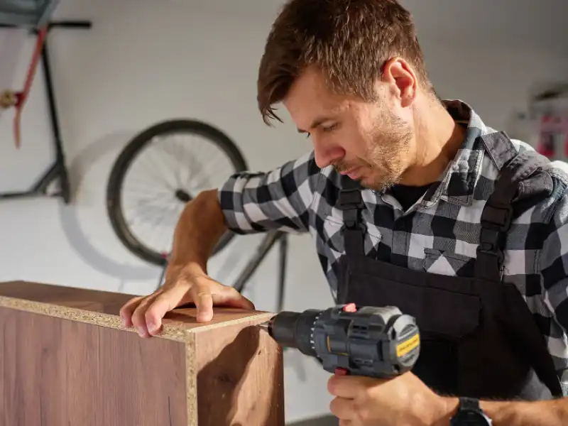 Özel ahşap dekorasyon raf ve merdiven kaplama